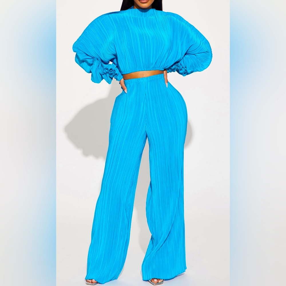 Just like the ocean blue.(SET)